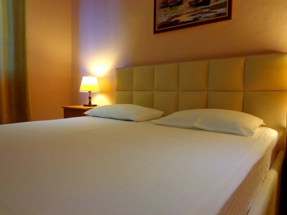 Hotel Viktoria Tirana Mjull-Bathore