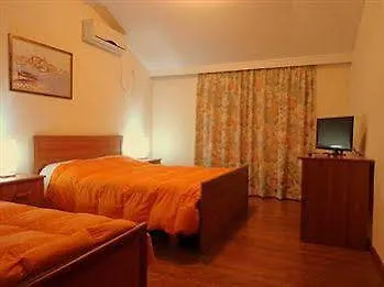 Hotel Viktoria Tirana Mjull-Bathore 3*,